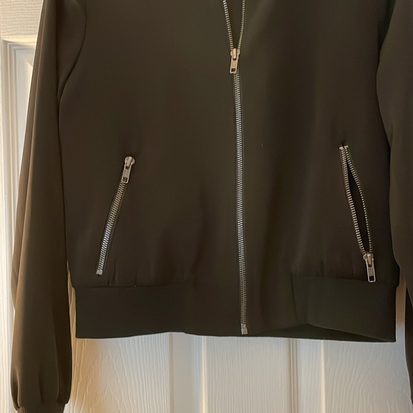 Jacket - Picture 5 of 9